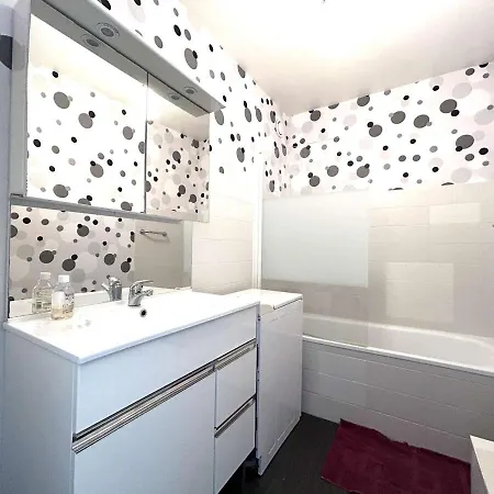 Apartment Spacieux Centre-ville, 5 Couchages, Proche - Fr-1-224-800 *